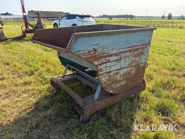 Sopcontainer med gaffelfickor