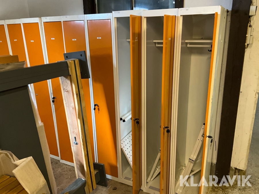 Klädskåp Tunnplåt I Gävle 9st