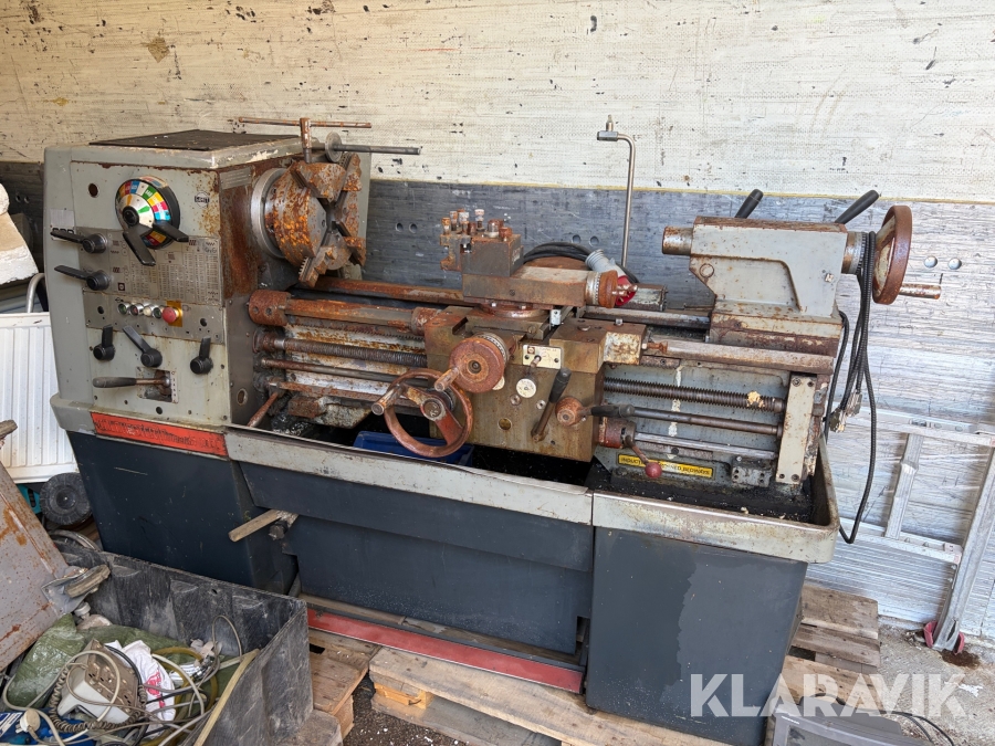 Svarv Colchester Triumph 2000