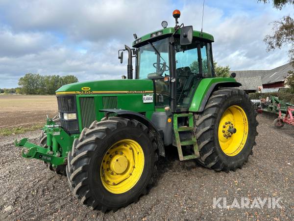Traktor John Deere 7800