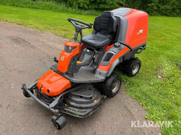 Gräsklippare Husqvarna RC 320TsAWD + Sopvals