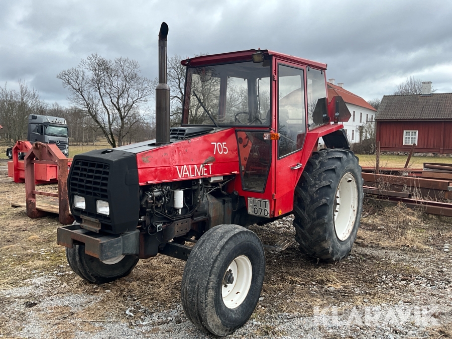 Traktor Valmet 705