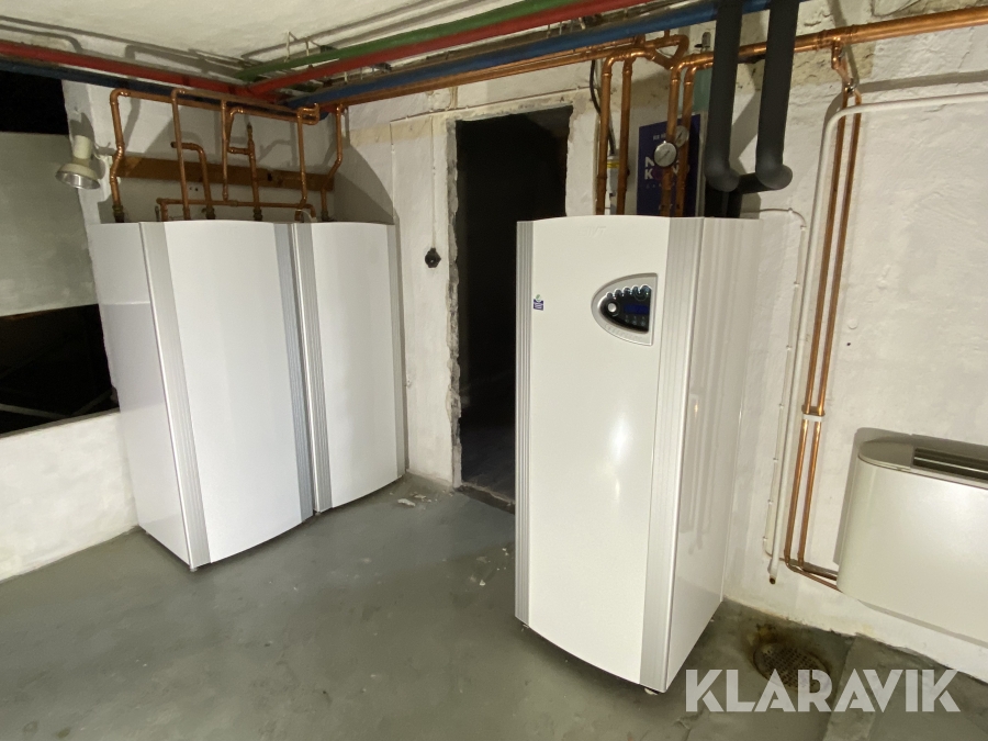 Bergvärmepump IVT Greenline H plus E14 med 2 varmvattentankar