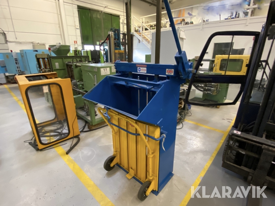 Kartongpress Portable Balers LTD