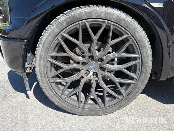 Däck med fälgar till Ford F150 Vossen HF6-3 305/35R24 4st