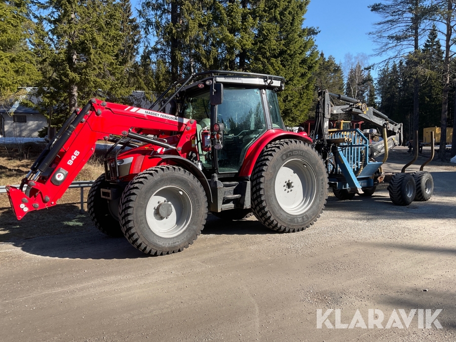 Skogsutrustad traktor Massey Ferguson 5610 Dyna-4 med skogsvagn