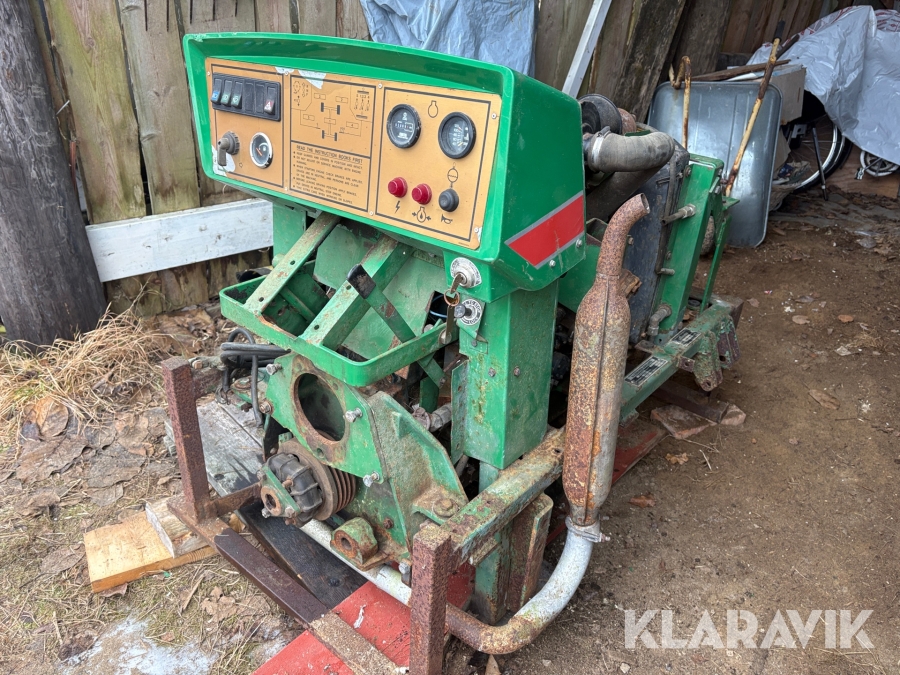Motor Kubota 4 cylinder, diesel