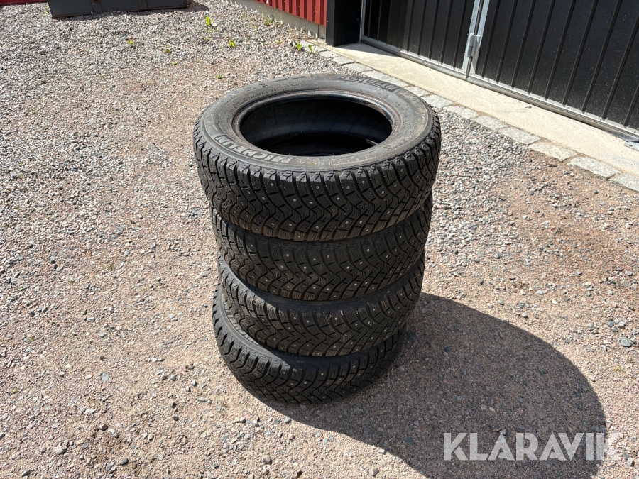Personbilsdäck Michelin 185/65R15 dubbade 4st