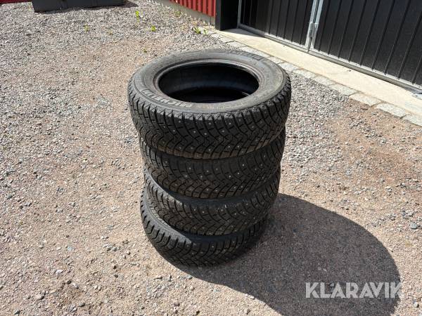 Personbilsdäck Michelin 185/65R15 dubbade 4st