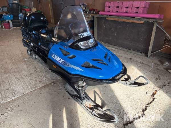Snöskoter Lynx ST 550 med kälke
