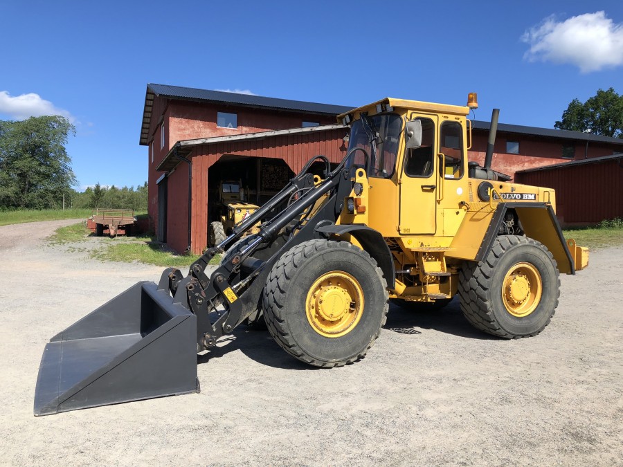 Hjullastare Volvo 4300B med 2 skopor