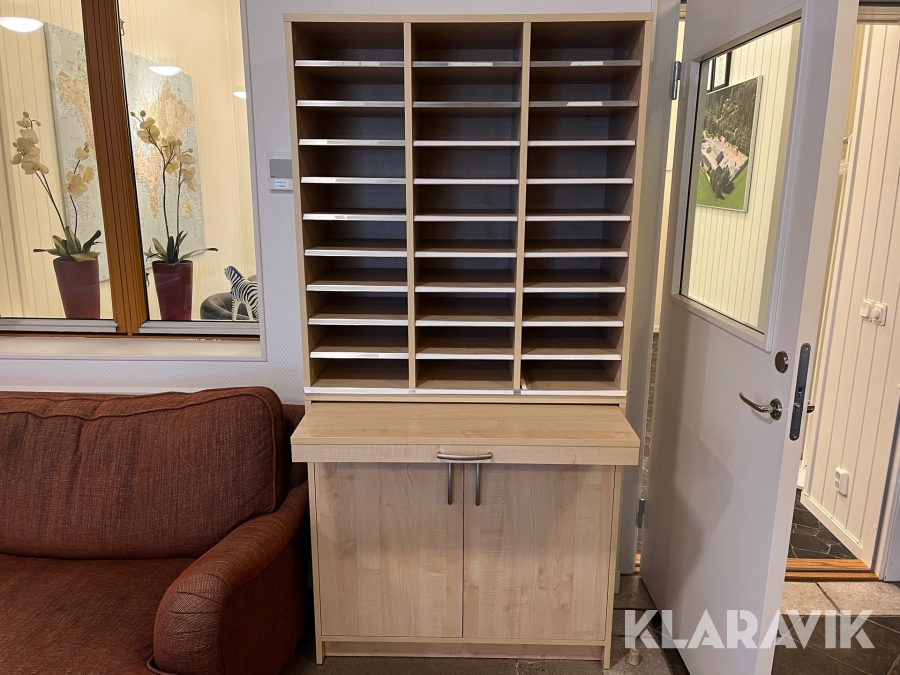 Postsorteringsfack med skåp