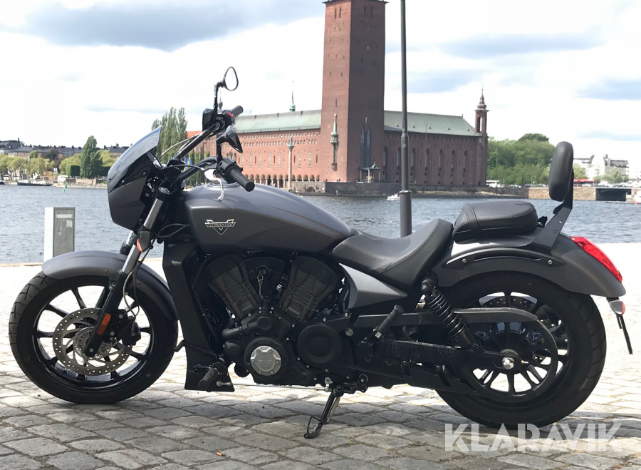 Motorcykel Victory Octane 1200 Custom