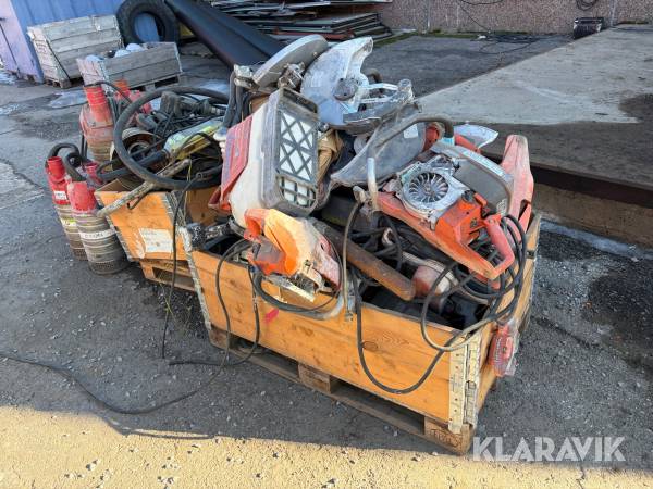 Parti med reservdelsmaskiner