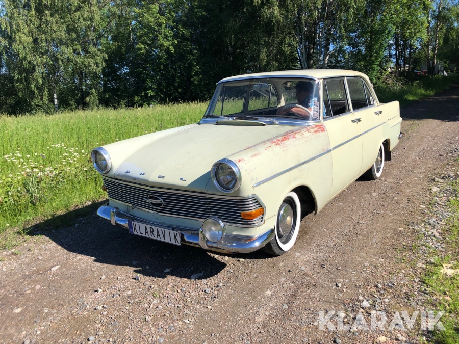Veteranbil Opel Rekord Olympia De Lux 1700  4-dörrars