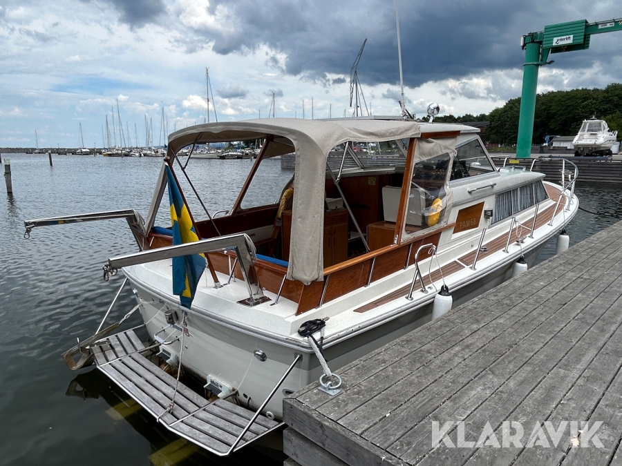 Välvårdad Motorbåt med båtvagn Fjord 30 Diplomat