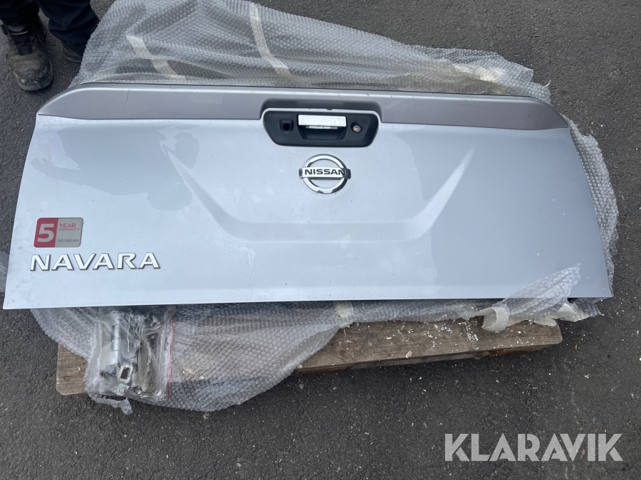 Bakläm till Nissan Navara