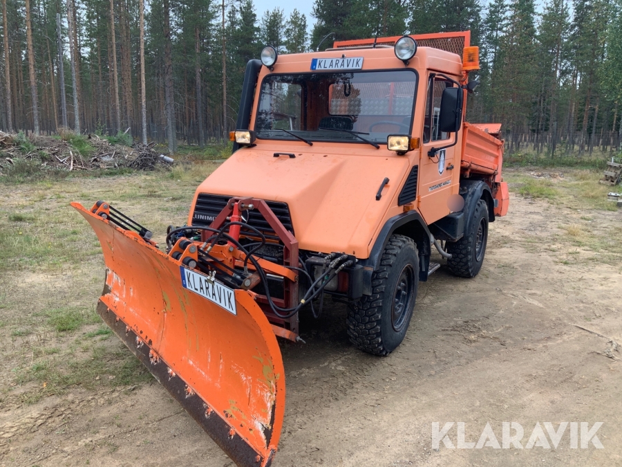 Lätt lastbil Mercedes-Benz Unimog U90