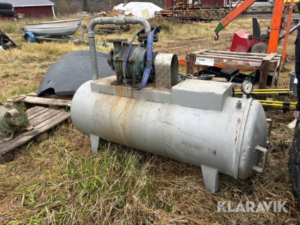 Tank Lindholst med extra renoverad pump
