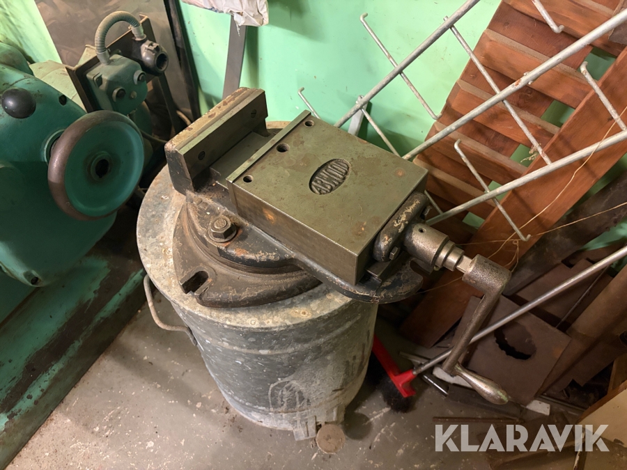 Maskinskruvstycke ABW00D 155mm vridbart.