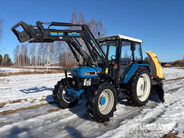 Traktor Ford 4630 med frontlastare