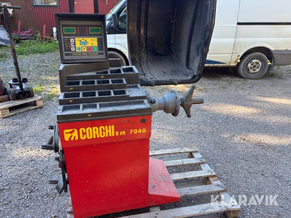 Däckbalanseringsmaskin Corghi EM 7040