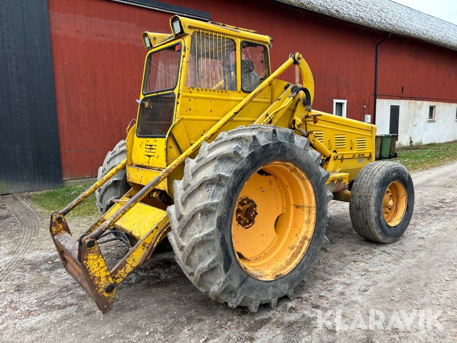 Baklastare Volvo BM LM 218 med twinhjul