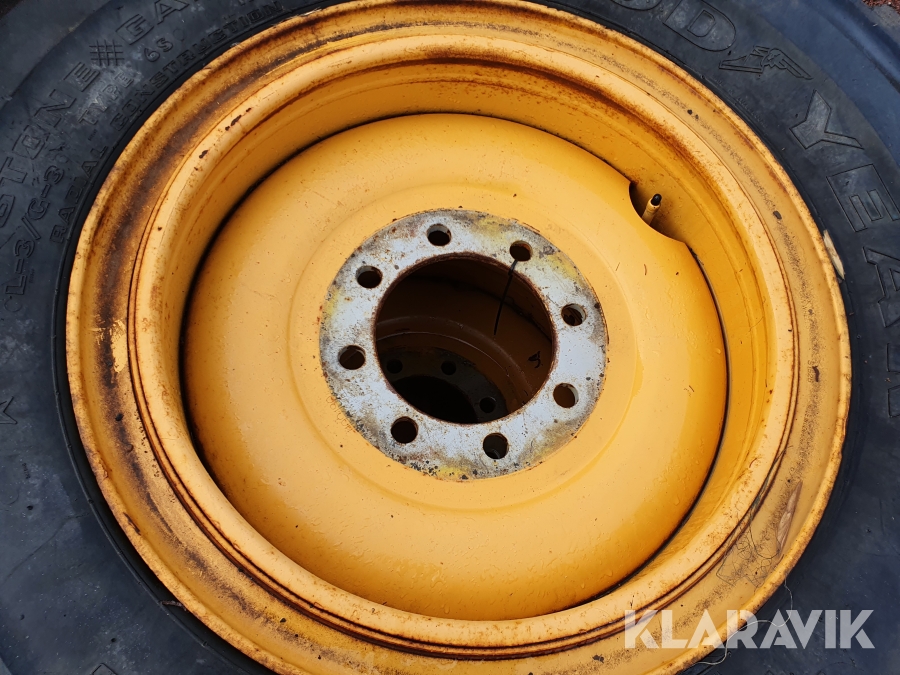 Entreprenaddäck 4 st med fälg Good Year 17.5R25 Stone Gard