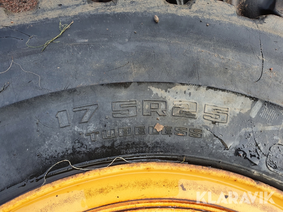 Entreprenaddäck 4 st med fälg Good Year 17.5R25 Stone Gard