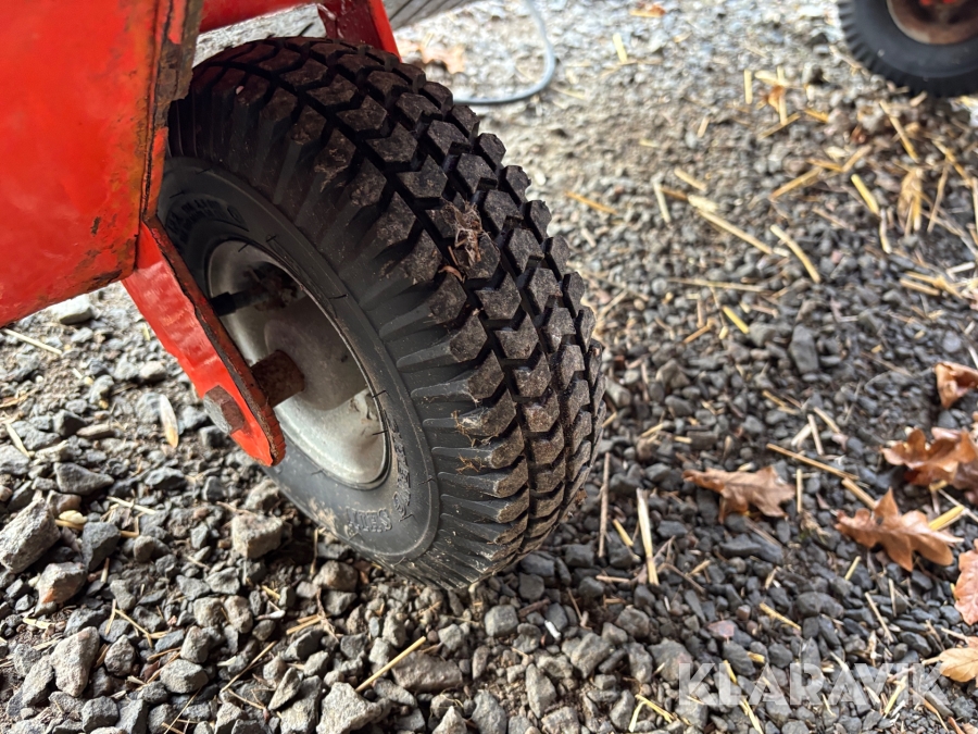 Sandspridare Husqvarna S1001