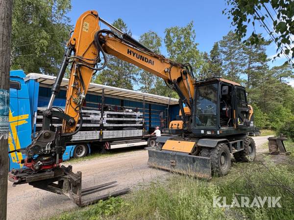 Grävmaskin Hyundai HW140 med släp och redskap