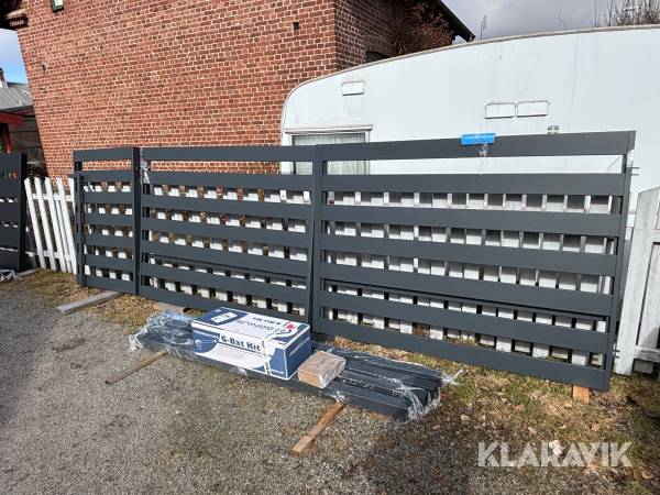 Motorstyrd dubbelgrind med gånggrind grå 4m + 1m