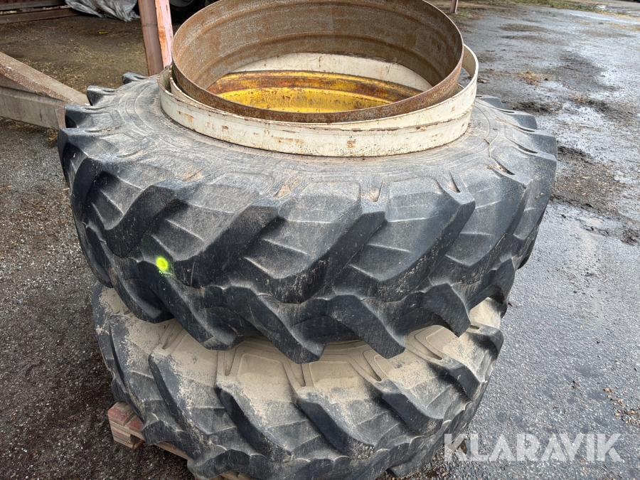 Dubbelmontage Pirelli 16,9-34