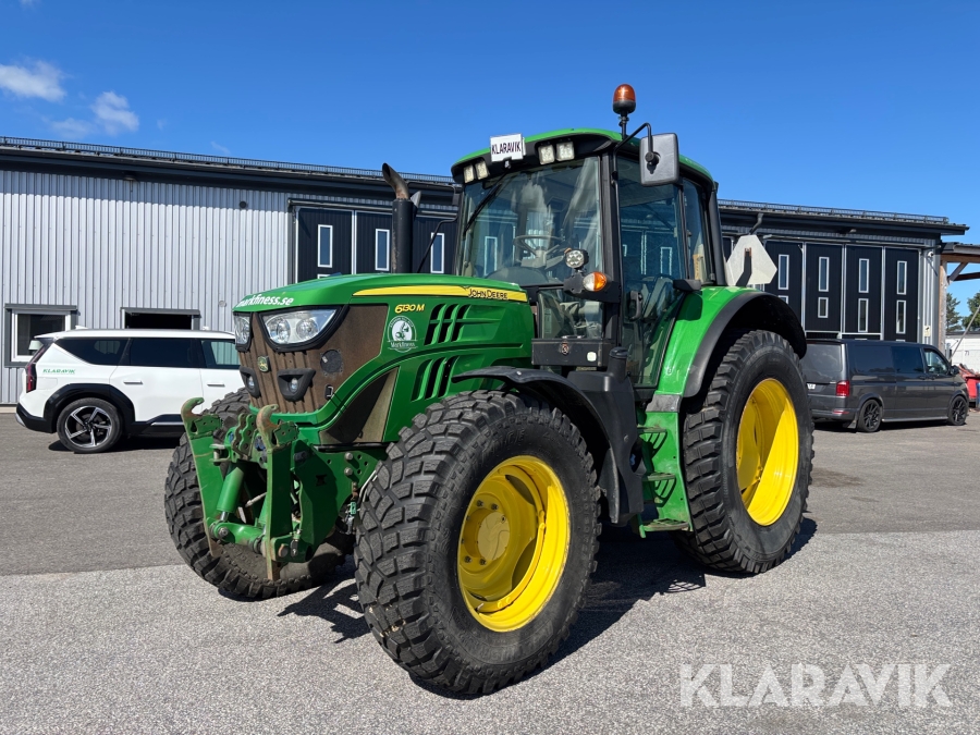 Traktor John Deere 6130M frontlyft 4wd