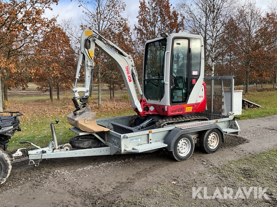Grävmaskin med släp Take-Job TB216 och 8st redskap