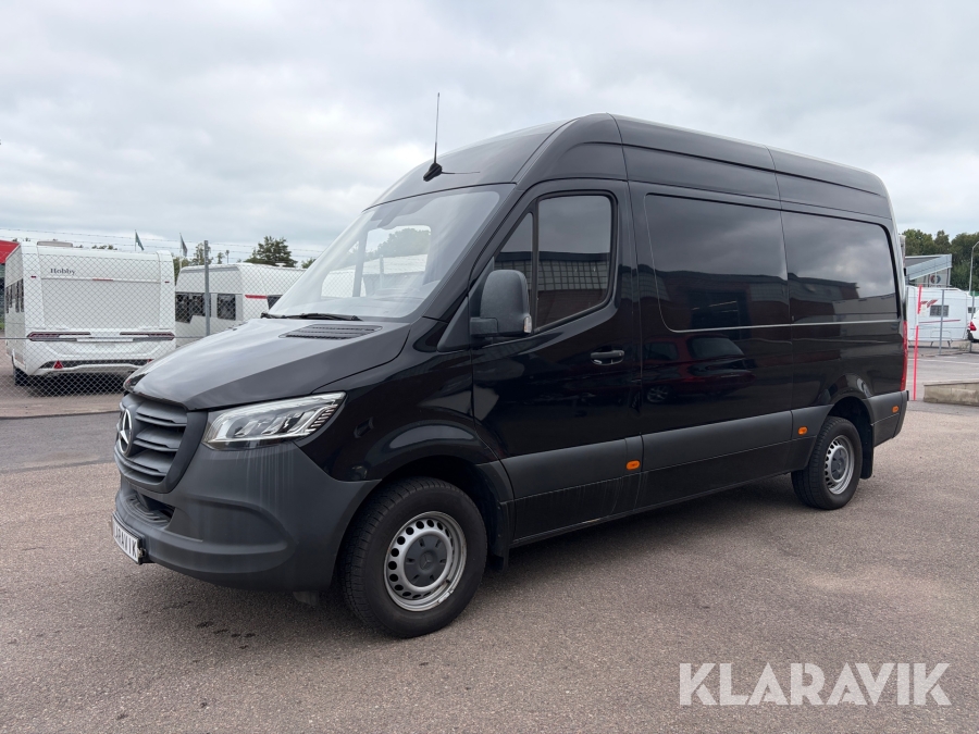 Skåpbil Mercedes-Benz Sprinter 3,5-T 319 CDI RWD med bakgavellift