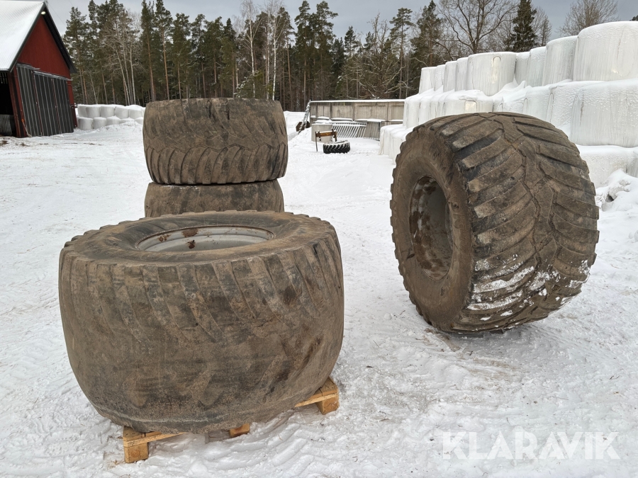 Lantbruksdäck på fälg Vredestein 850/50R30.5 4st