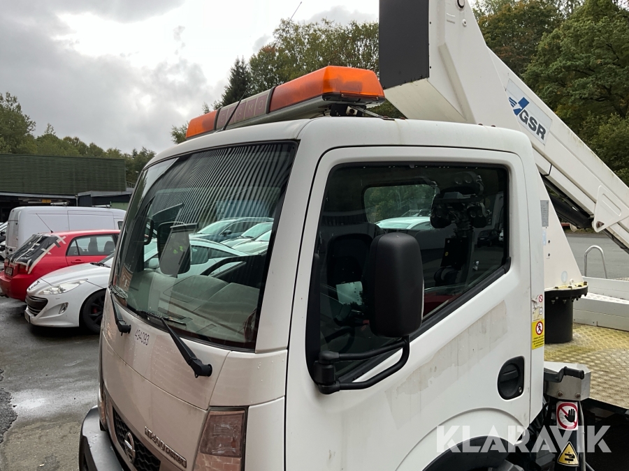 Billift Nissan NT 400 med GSR-lift