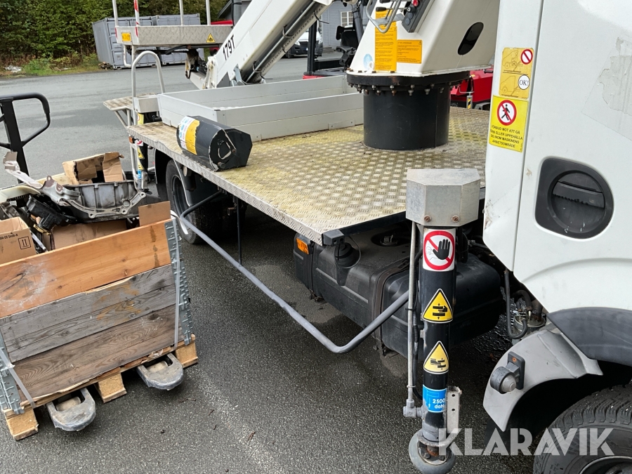 Billift Nissan NT 400 med GSR-lift