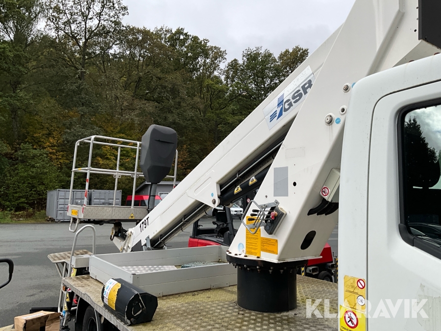 Billift Nissan NT 400 med GSR-lift