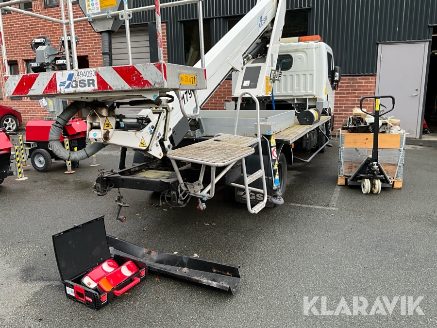 Billift Nissan NT 400 med GSR-lift