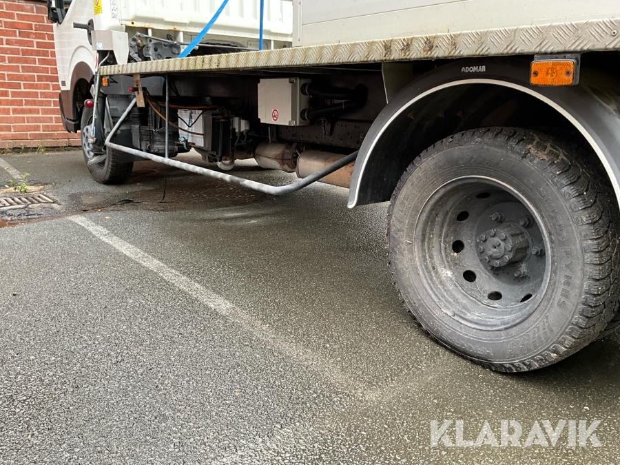 Billift Nissan NT 400 med GSR-lift