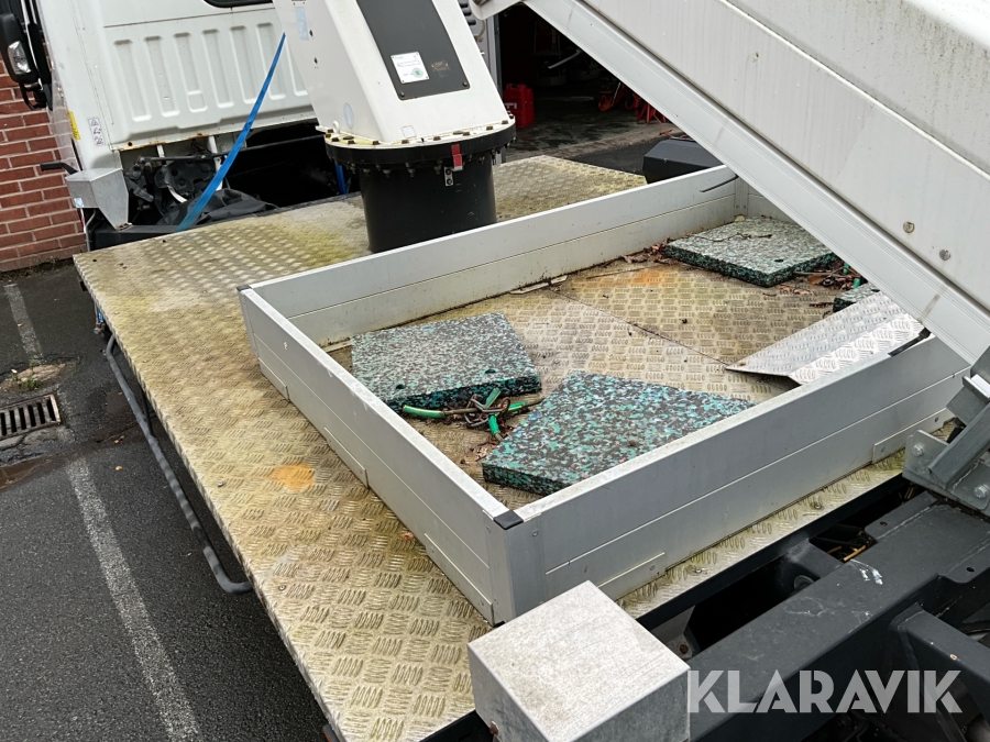 Billift Nissan NT 400 med GSR-lift