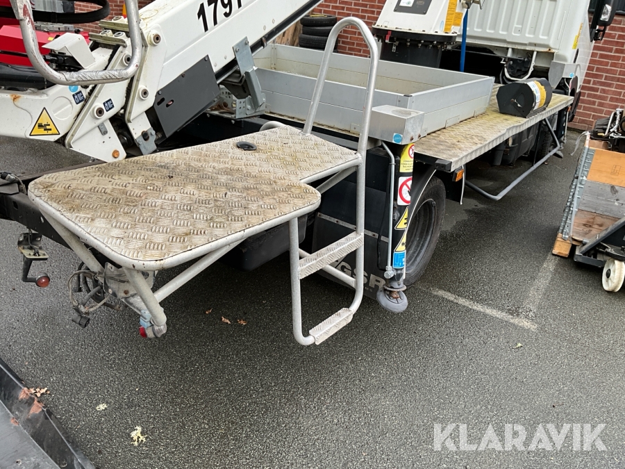 Billift Nissan NT 400 med GSR-lift
