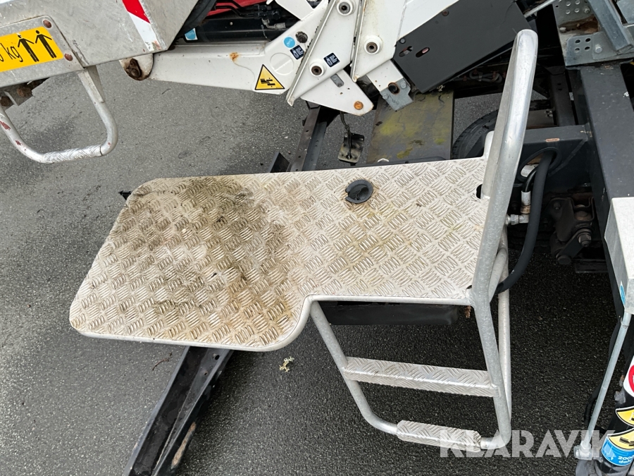 Billift Nissan NT 400 med GSR-lift