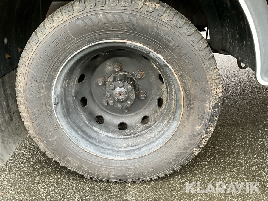 Billift Nissan NT 400 med GSR-lift