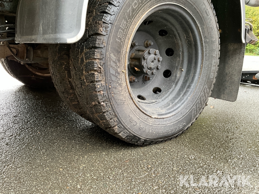 Billift Nissan NT 400 med GSR-lift