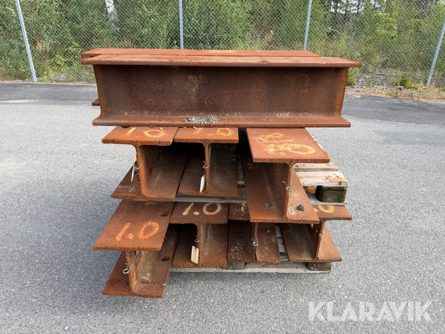 Stålbalkar HEB 300 9 st ca 1-1,46m