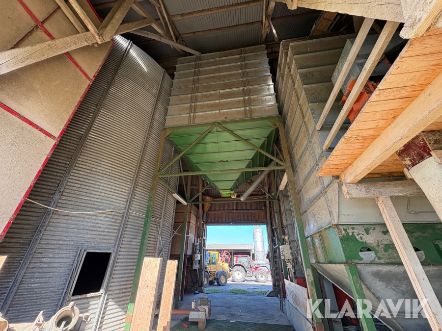 Komplett torkanläggning med silo för spannmål med panna