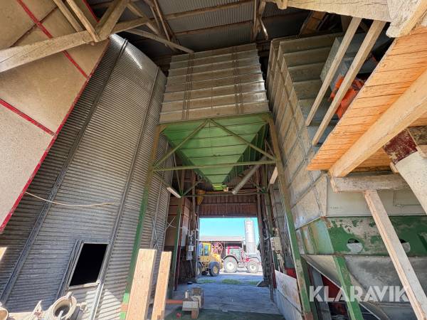 Komplett torkanläggning med silo för spannmål med panna
